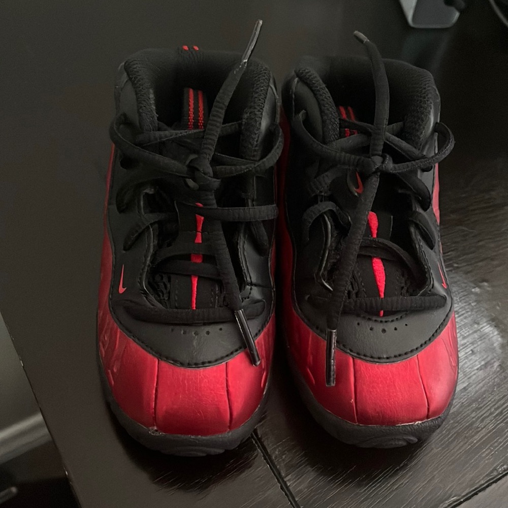 Nike Air Foamposite Pro
University Red (GS)